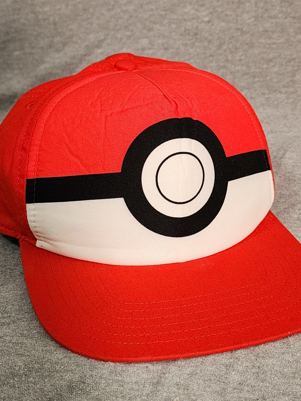 2018 Pokemon Poke Ball Snapback Hat Youth OSFM Nintendo Adjustable Unisex